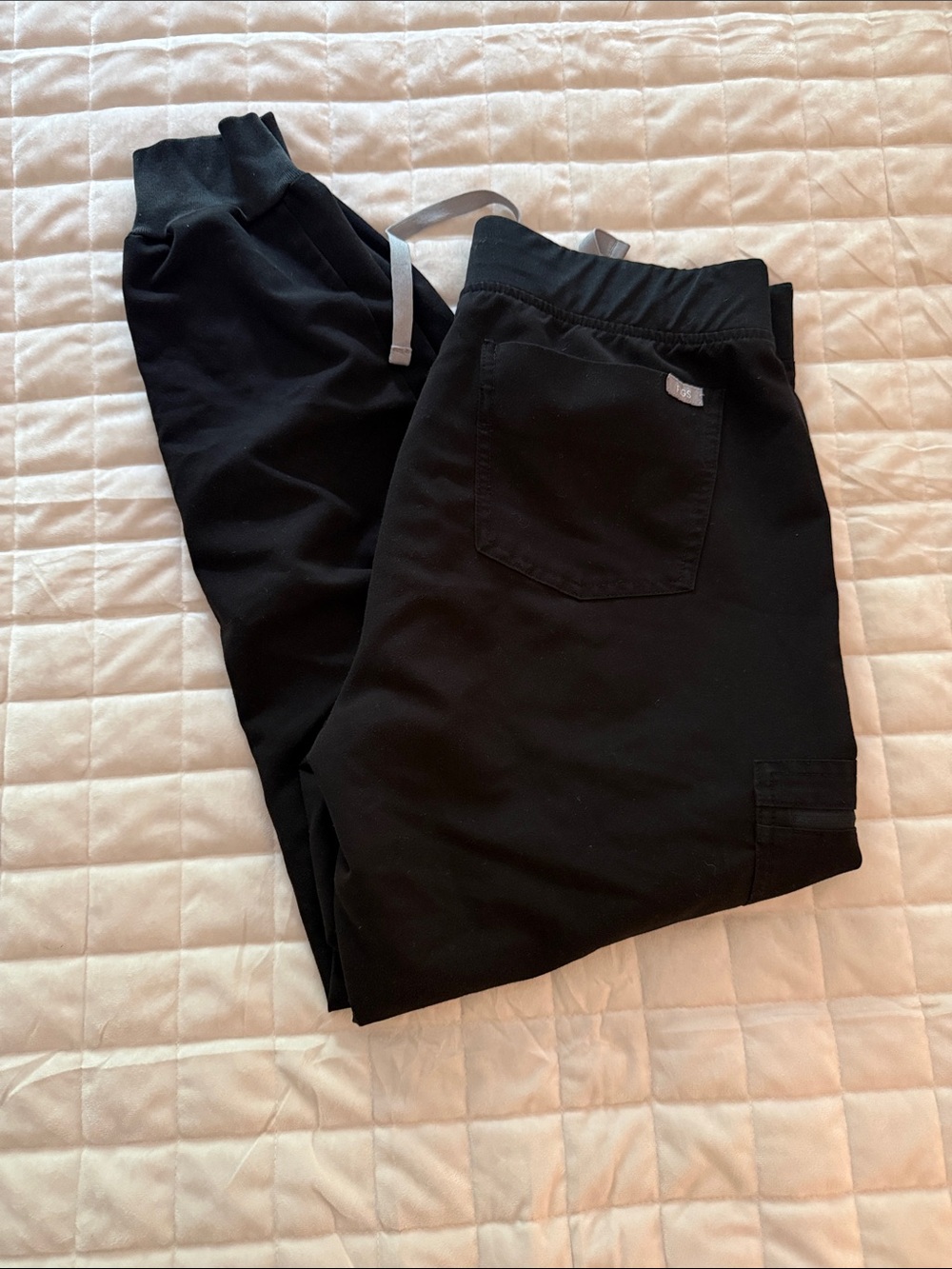 Figs Women's Black Jogger Scrub Pants